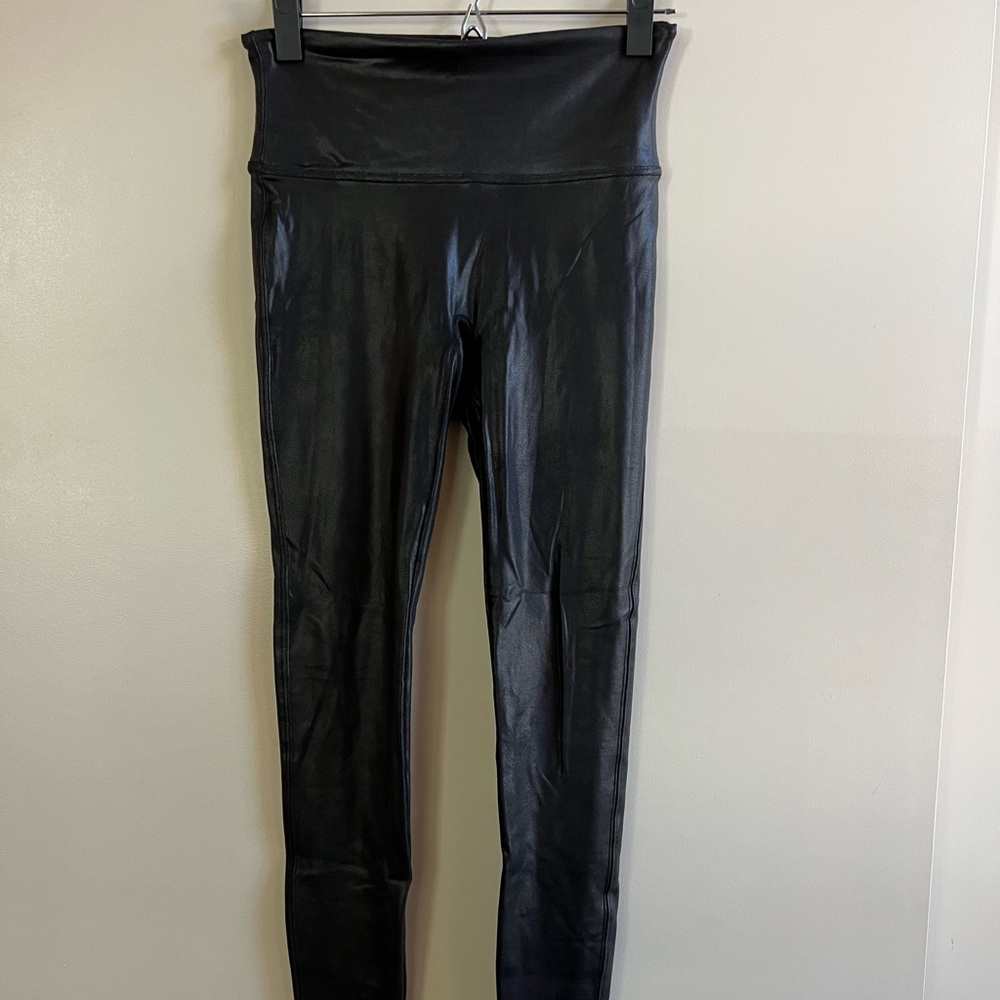 SPANX Ready to Wow Black Faux Leather Leggings Size Medium